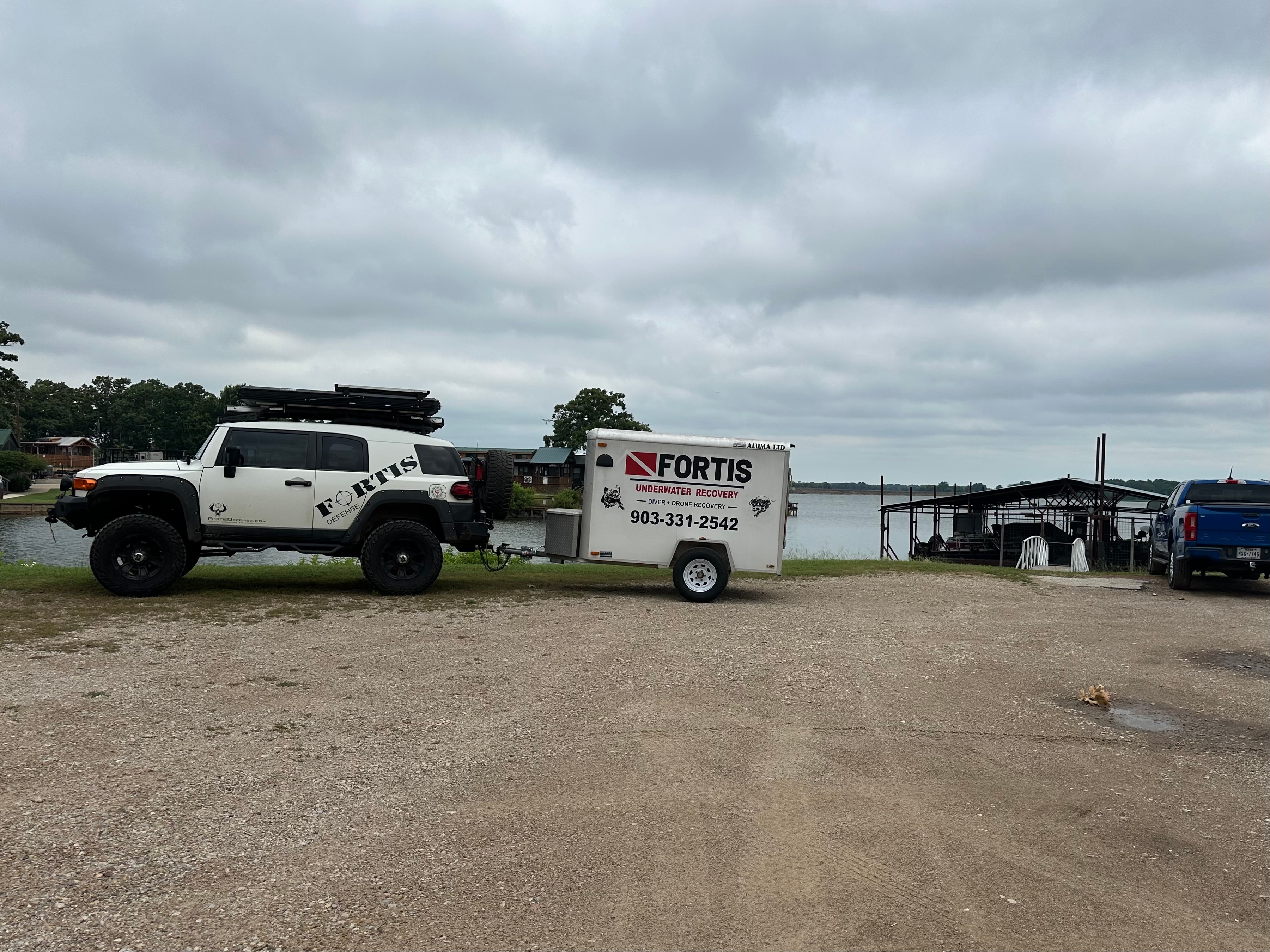 FJ Cruiser and trailer staged lakeside
